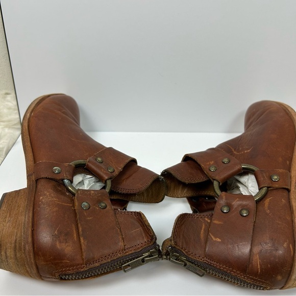 FRYE Women's Ray Harness back zip ankle boots distressed leather size: 7 1/2 - Picture 11 of 12